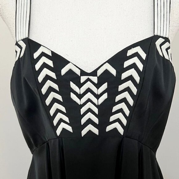 Ginger & Smart Black & White Sleeveless Dress & Matching Jacket - Picture 6 of 11